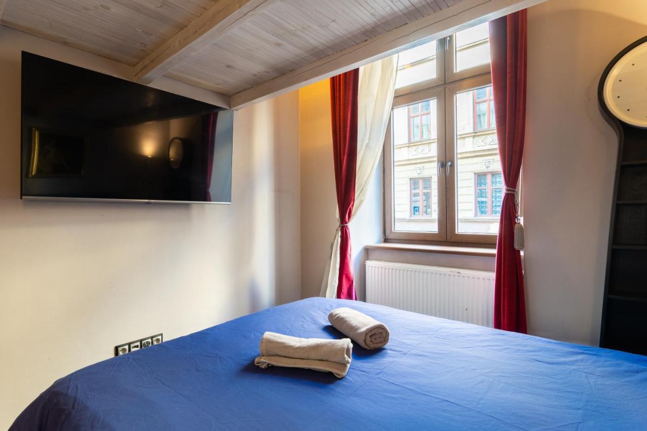 Lilly Apartment Main Train Station Old Town By The Castle Suites Красков Екстериор снимка